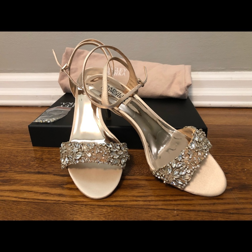 Badgley Mischka Richelle Kitten Heels